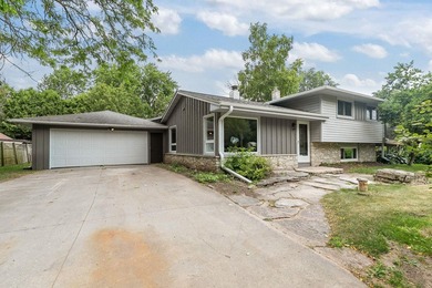 Welcome to 1655 S Park Ave - a beautifully remodeled tri-level - photo 3