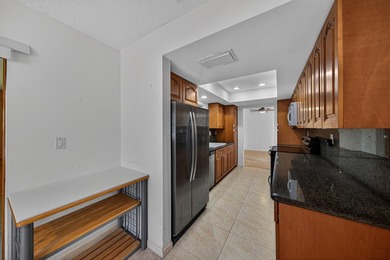 A fantastic location in a well-manicured community. This large 2 - photo 23