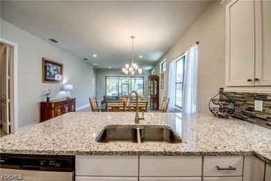 Welcome home to this beautifully maintained 2-bedroom plus den - photo 9