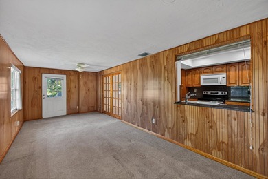 A fantastic location in a well-manicured community. This large 2 - photo 31
