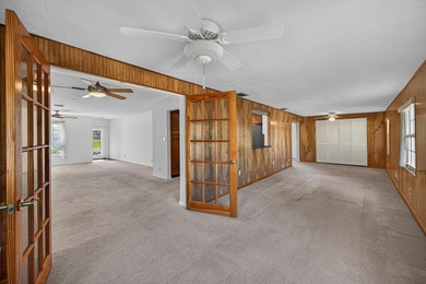 A fantastic location in a well-manicured community. This large 2 - photo 33