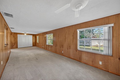 A fantastic location in a well-manicured community. This large 2 - photo 34