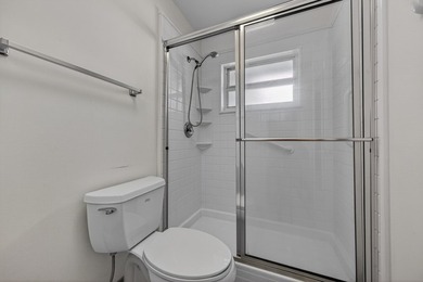 A fantastic location in a well-manicured community. This large 2 - photo 42
