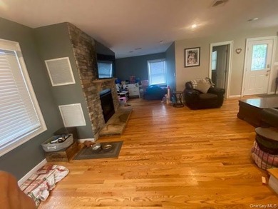 Modern Luxury Meets Coastal Charm in Poquott Village Welcome - photo 6