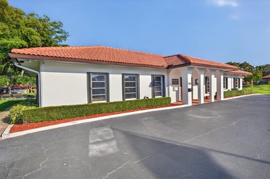 A fantastic location in a well-manicured community. This large 2 - photo 47