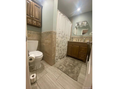 Modern Luxury Meets Coastal Charm in Poquott Village Welcome - photo 8