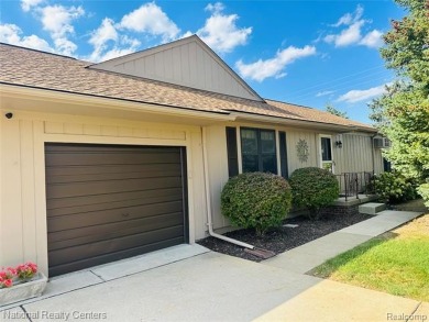 Ten Mile Lake Condo For Sale in South Lyon Michigan