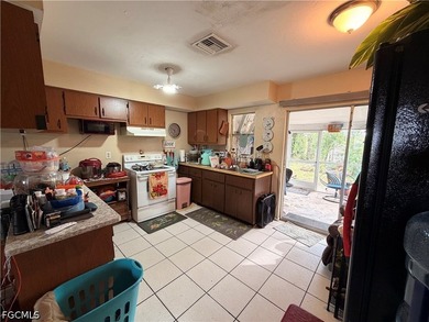 Exceptional Income-Producing Duplex in the Heart of San Carlos - photo 5