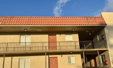 2-bedroom, 1-bath condominium for sale in a convenient West Palm - photo 2