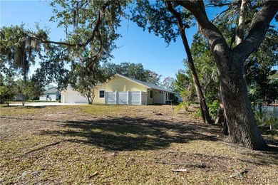 Looking for a waterfront home to make your own? Check out this - photo 40