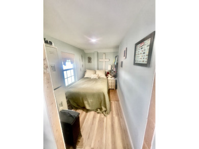 PRICE IMPROVEMENT !!  Quaint Boathouse on Extra Large Lot! - photo 7