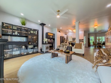 Welcome to this totally renovated, move-in ready 5 bedroom, 3 - photo 11