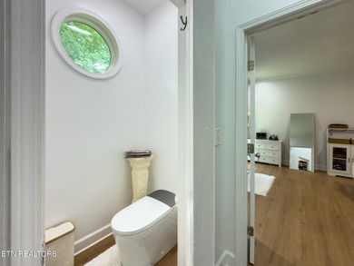 Welcome to this totally renovated, move-in ready 5 bedroom, 3 - photo 18
