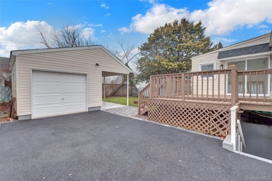Completely Renovated in Lindenhurst Village. Many New Features - photo 20