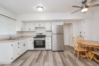 Welcome to 291 Travis Avenue - a semi-attached home located in - photo 20