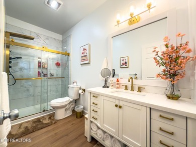Welcome to this totally renovated, move-in ready 5 bedroom, 3 - photo 21