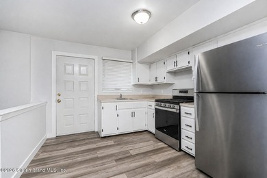 Welcome to 291 Travis Avenue - a semi-attached home located in - photo 21