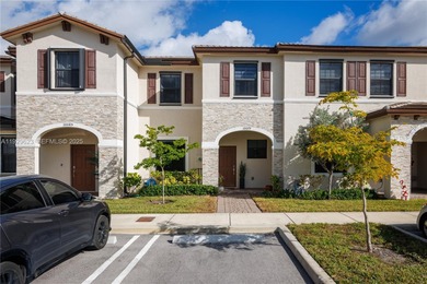 (private lake, pond, creek) Townhome/Townhouse For Sale in Miami Florida
