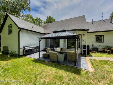 Welcome to this totally renovated, move-in ready 5 bedroom, 3 - photo 36