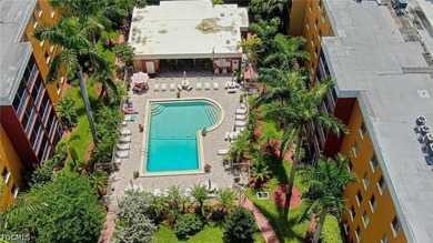 Welcome to this beautifully maintained, move-in ready 2-bedroom - photo 3