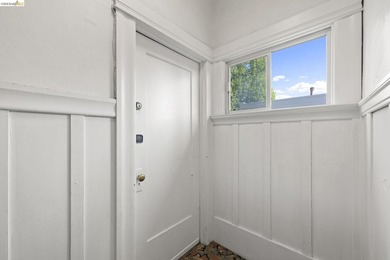In the heart of the vibrant Rockridge corridor, two minutes from - photo 15