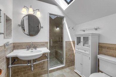 Experience the best of coastal living at 125 Taft Avenue, a - photo 17