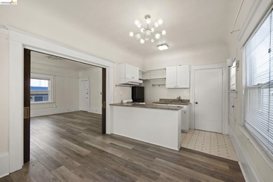 In the heart of the vibrant Rockridge corridor, two minutes from - photo 19