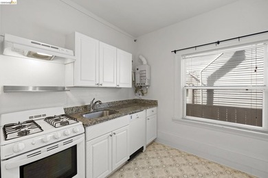 In the heart of the vibrant Rockridge corridor, two minutes from - photo 27