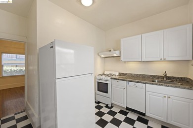 In the heart of the vibrant Rockridge corridor, two minutes from - photo 35