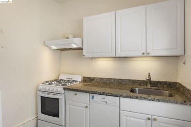 In the heart of the vibrant Rockridge corridor, two minutes from - photo 36