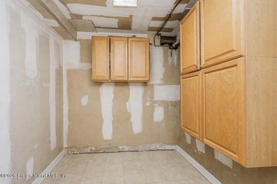 They don't make homes like this anymore. This sprawling - photo 37