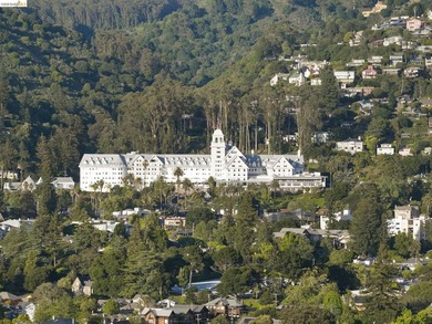 In the heart of the vibrant Rockridge corridor, two minutes from - photo 45