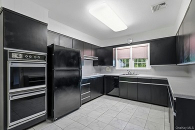 Proudly offered for the very first time, this meticulously - photo 9