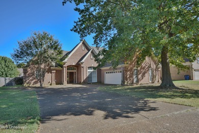 (private lake, pond, coastal) Home Sale Pending in Olive Branch Mississippi