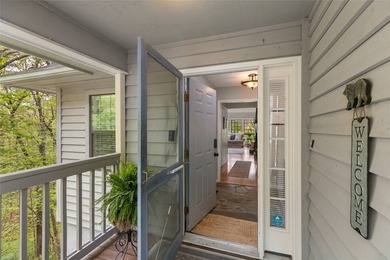 Beautifully maintained end-unit villa offering two bedrooms and - photo 13
