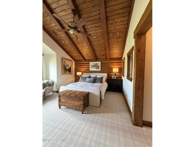 Meticulously maintained 4,037 sq. ft., 5 BR attached Tuhaye Home - photo 13