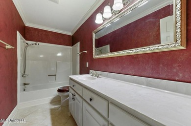 Beautiful Amazing home in Gautier. It has a NEW ROOF and New AC - photo 19