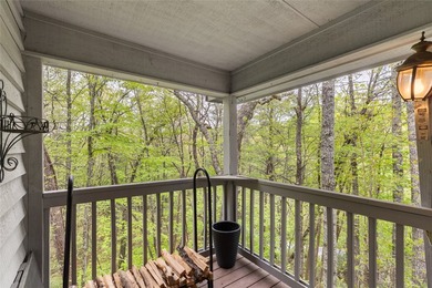 Beautifully maintained end-unit villa offering two bedrooms and - photo 26