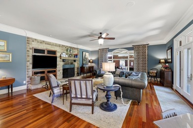 Beautifully maintained, thoughtfully appointed, and ideally - photo 26