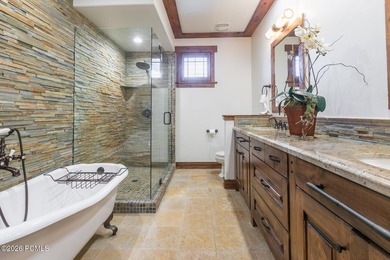 Meticulously maintained 4,037 sq. ft., 5 BR attached Tuhaye Home - photo 28