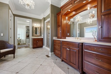 Beautifully maintained, thoughtfully appointed, and ideally - photo 35