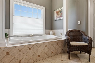 Beautifully maintained, thoughtfully appointed, and ideally - photo 36