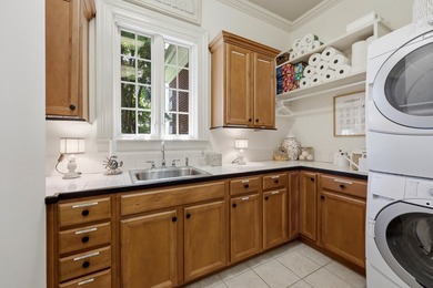 Beautifully maintained, thoughtfully appointed, and ideally - photo 55