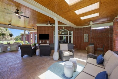 Beautifully maintained, thoughtfully appointed, and ideally - photo 59