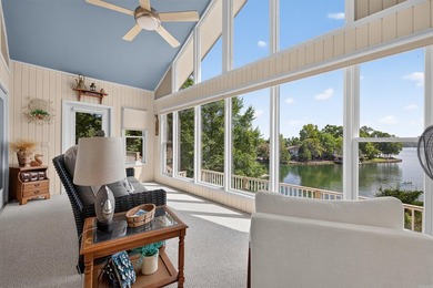 Rare opportunity on Lake Balboa! This custom-built waterfront - photo 10