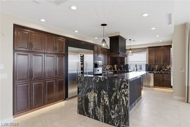 Rare luxury penthouse in the highly sought-after Mira Villa - photo 11