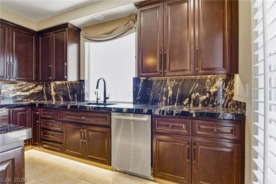Rare luxury penthouse in the highly sought-after Mira Villa - photo 12