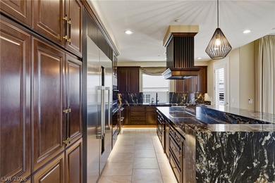 Rare luxury penthouse in the highly sought-after Mira Villa - photo 14