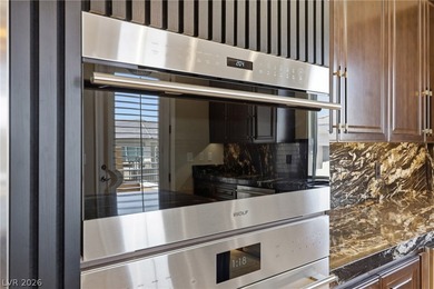 Rare luxury penthouse in the highly sought-after Mira Villa - photo 16