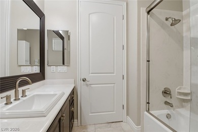Rare luxury penthouse in the highly sought-after Mira Villa - photo 38